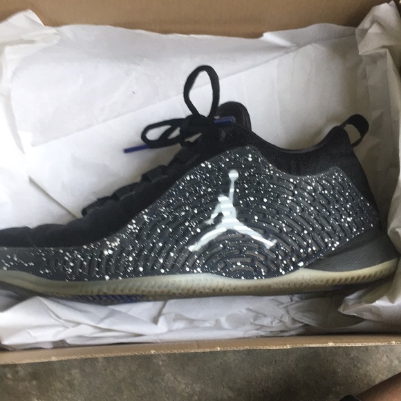 Jordan cp3 space jams used - Picture 1 of 4